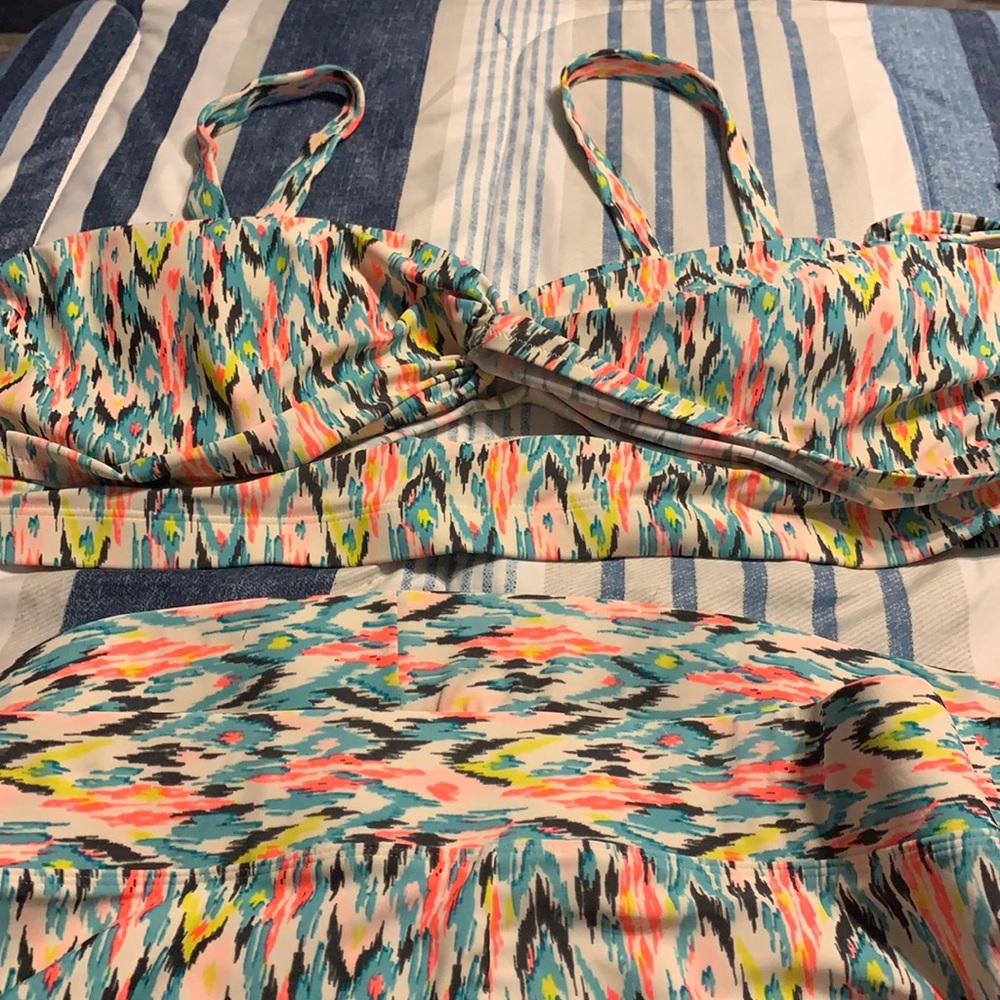 Baththing suit